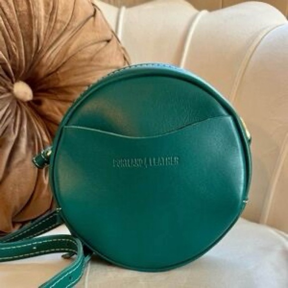 PORTLAND LEATHER • Peacock Circle Crossbody Saddle Bag - Picture 8 of 8